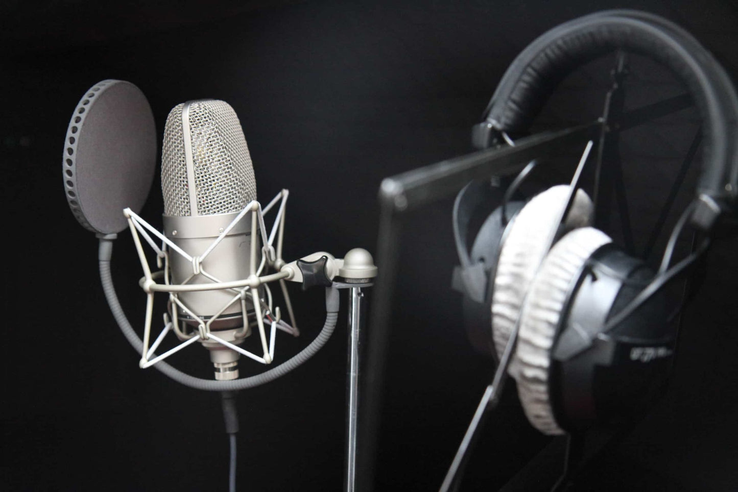 Premium (3 Stunden Vocal-Aufnahme + Mixing + Mastering)